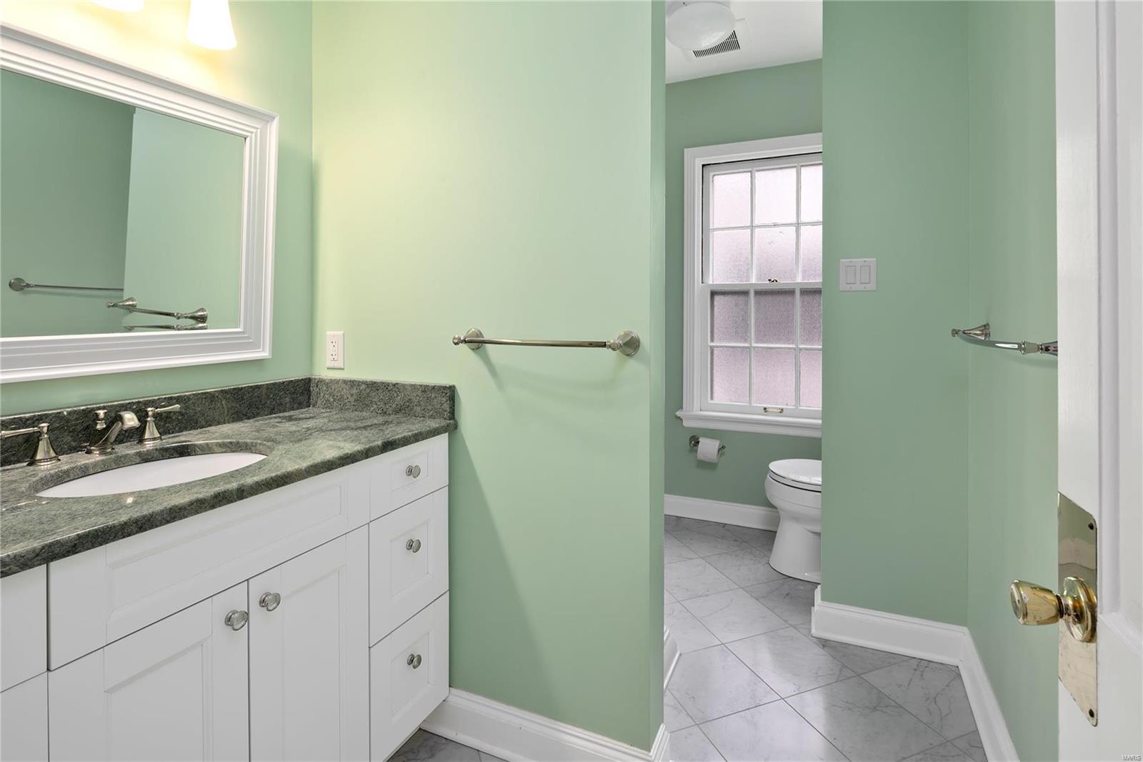 11 Warson Terrace Drive Ladue, MO 63124 - Photo 20 of 27