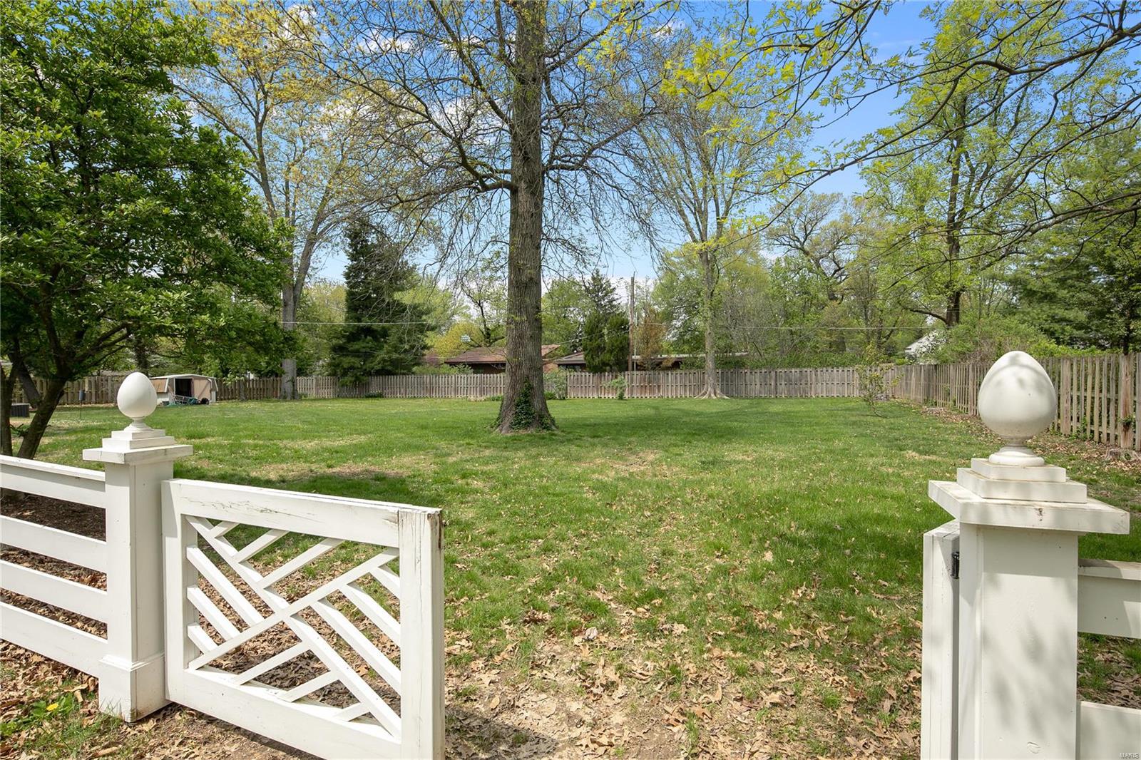 11 Warson Terrace Drive Ladue, MO 63124 - Photo 4 of 27