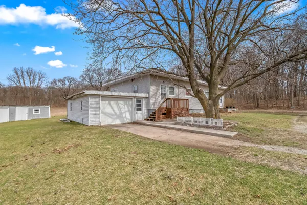 $699,000 | 104 McClellan Street, Hillsdale, MI 49242