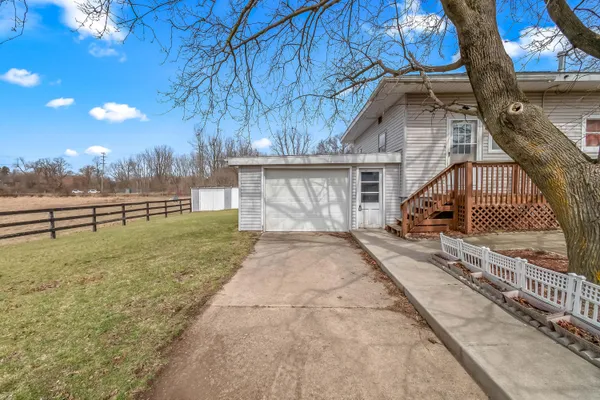 $699,000 | 104 McClellan Street, Hillsdale, MI 49242