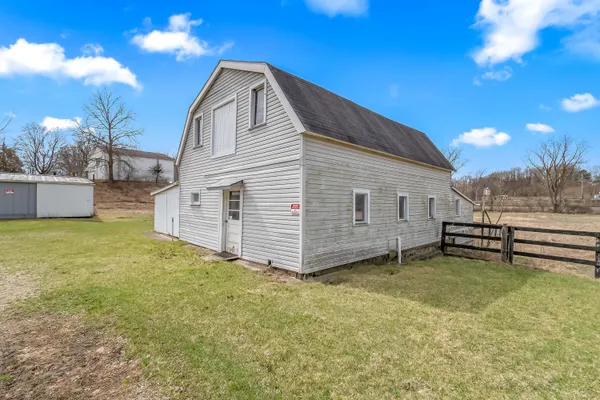 $699,000 | 104 McClellan Street, Hillsdale, MI 49242