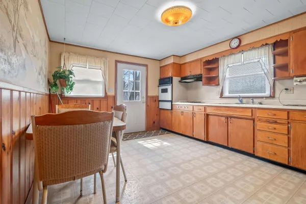 $699,000 | 104 McClellan Street, Hillsdale, MI 49242