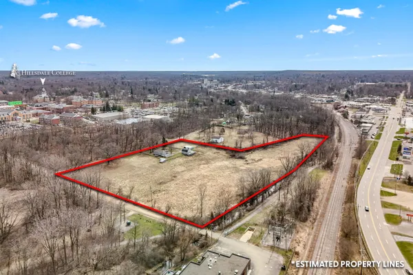 $699,000 | 104 McClellan Street, Hillsdale, MI 49242