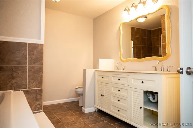 $284,900 | 18 Chippewa Drive, Eldon, MO 65026