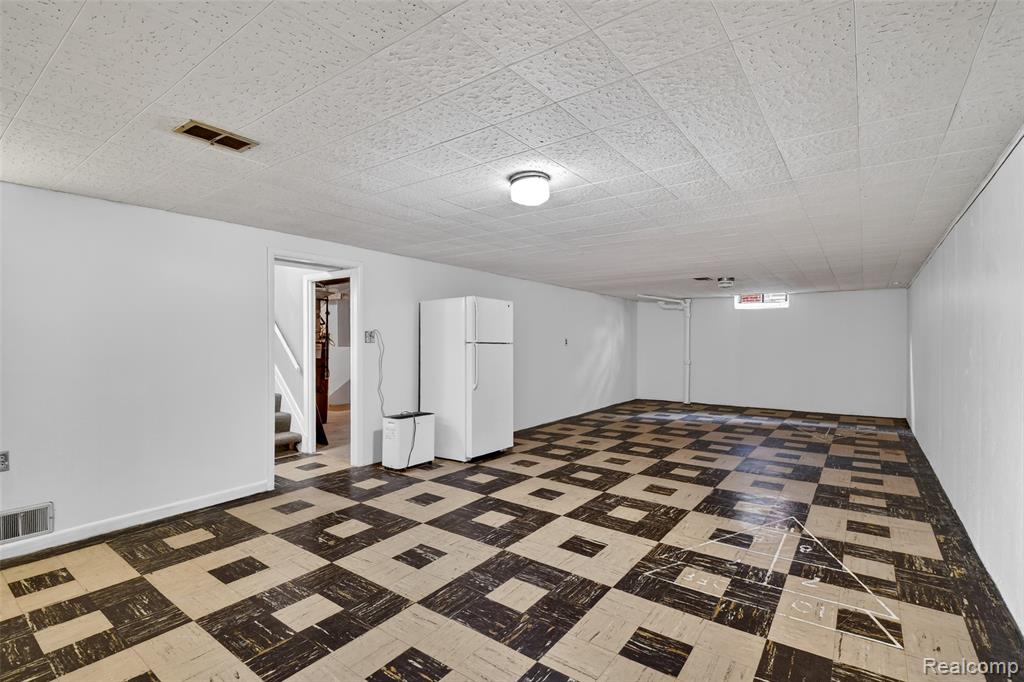 2400 Derby Road Birmingham, MI 48009 - Photo 29 of 38