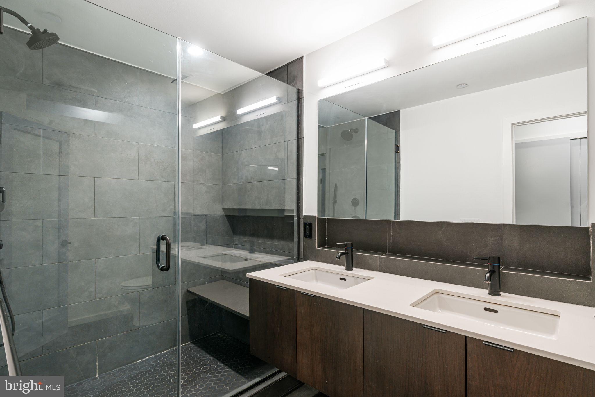 1433 Fitzwater Street, Unit 1 Philadelphia, PA 19146 - Photo 12 of 21