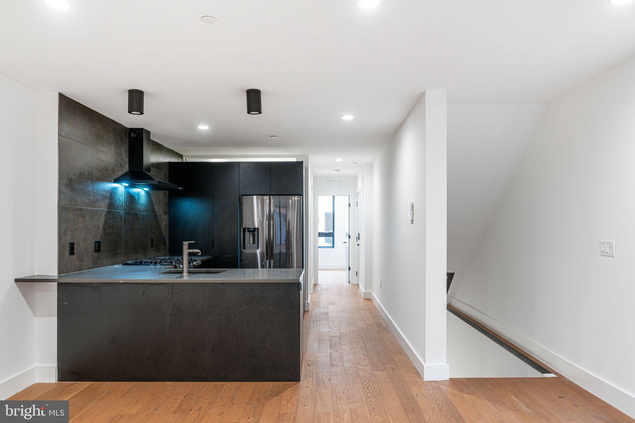 1433 Fitzwater Street, Unit 1 Philadelphia, PA 19146 - Photo 4 of 21