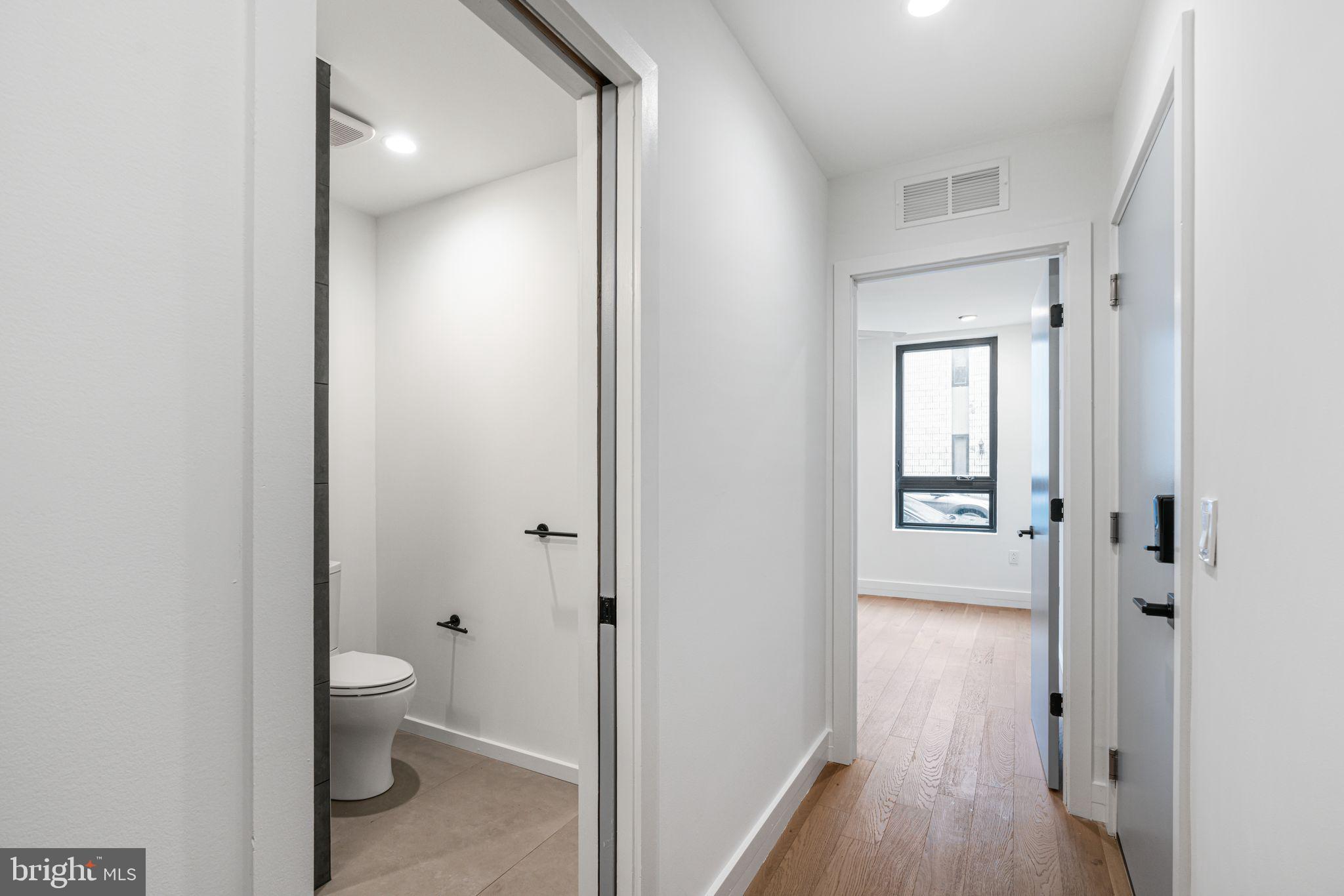 1433 Fitzwater Street, Unit 1 Philadelphia, PA 19146 - Photo 9 of 21