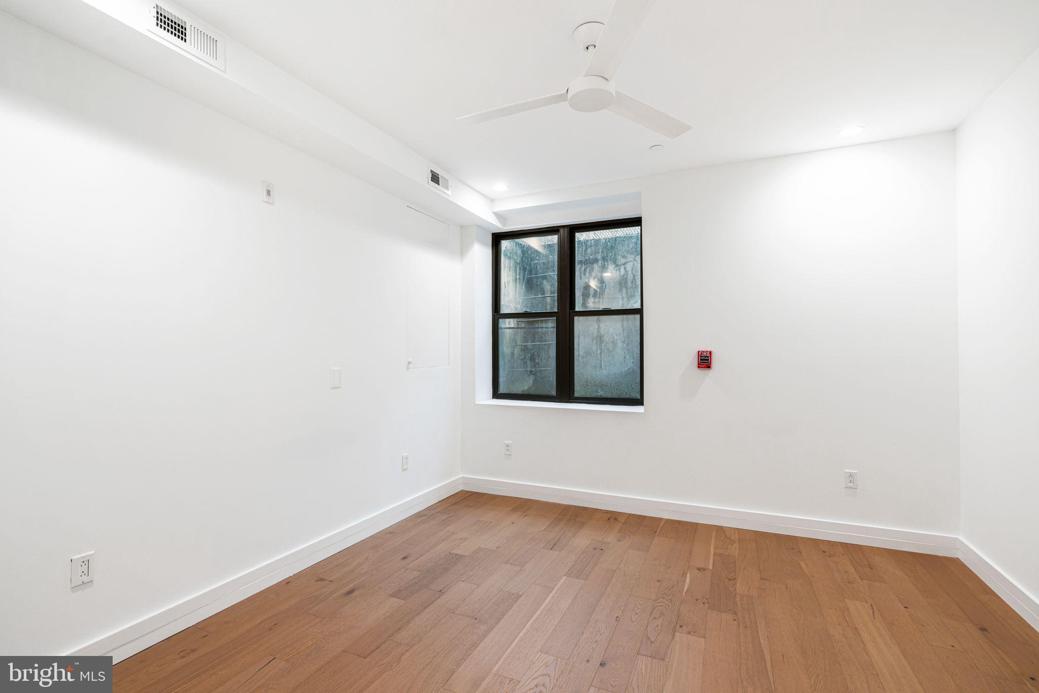 1433 Fitzwater Street, Unit 1 Philadelphia, PA 19146 - Photo 10 of 21