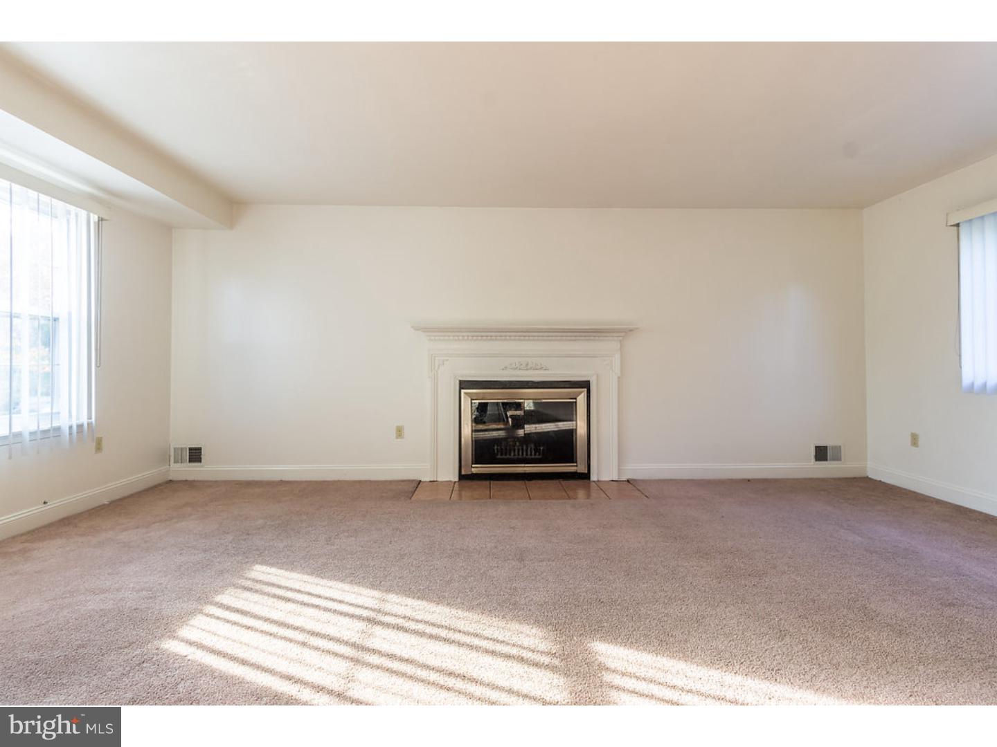 37 Hanover Road Marlton, NJ 08053 - Photo 3 of 20