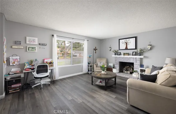 $739,000 | 21515 Alaminos Drive, Saugus, CA 91350