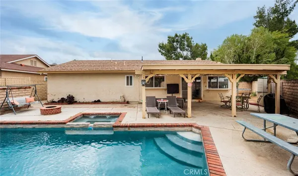 $739,000 | 21515 Alaminos Drive, Saugus, CA 91350