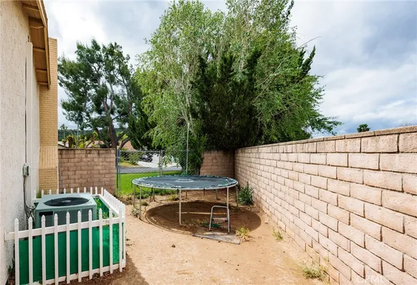 $739,000 | 21515 Alaminos Drive, Saugus, CA 91350