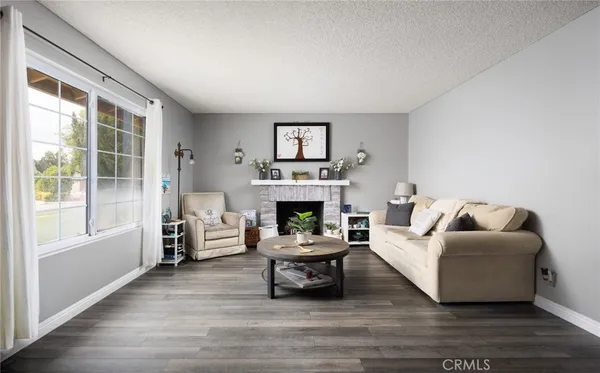 $739,000 | 21515 Alaminos Drive, Saugus, CA 91350