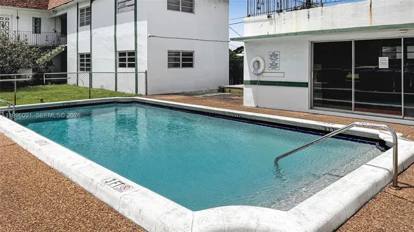 $1,400 | 2219 Polk Street, Unit 8A, Hollywood, FL 33020