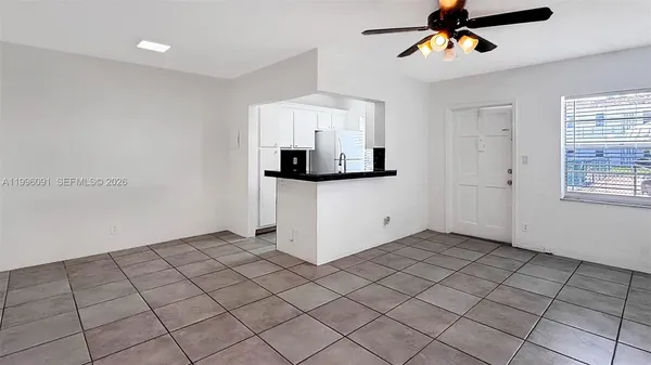 $1,400 | 2219 Polk Street, Unit 8A, Hollywood, FL 33020