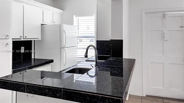 $1,400 | 2219 Polk Street, Unit 8A, Hollywood, FL 33020