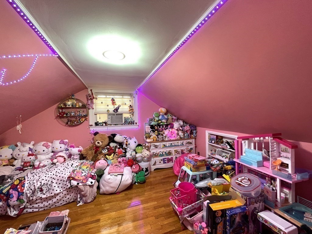 27 Oval Road Quincy, MA 02170 - Photo 11 of 25 Gallery Image 11