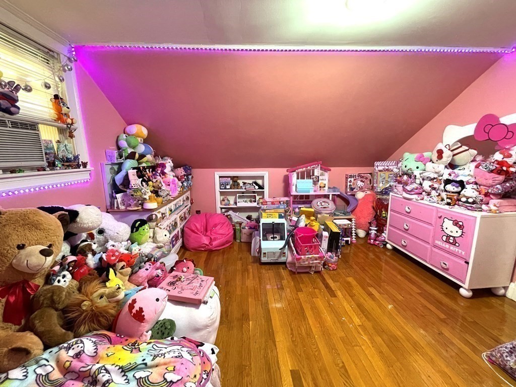 27 Oval Road Quincy, MA 02170 - Photo 12 of 25 Gallery Image 12