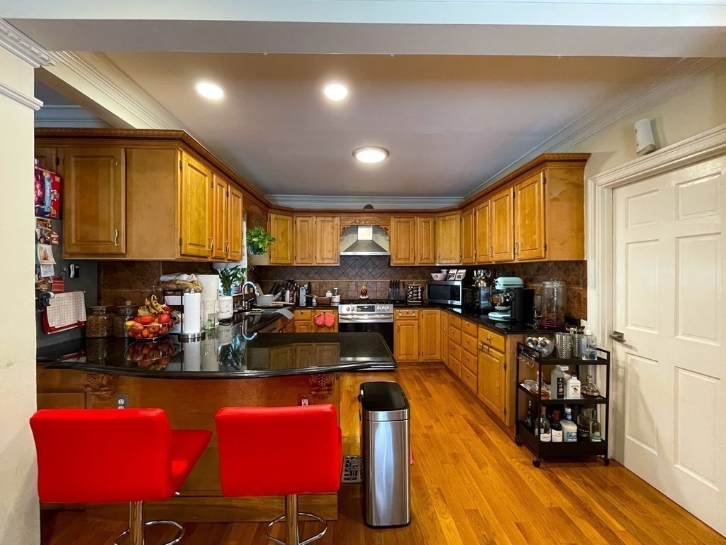 27 Oval Road Quincy, MA 02170 - Photo 6 of 25 Gallery Image 6