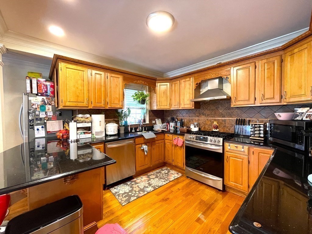 27 Oval Road Quincy, MA 02170 - Photo 7 of 25 Gallery Image 7