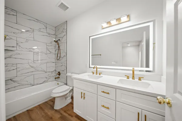 $2,375 | 6719 Roanoke Street, Unit A, Houston, TX 77028