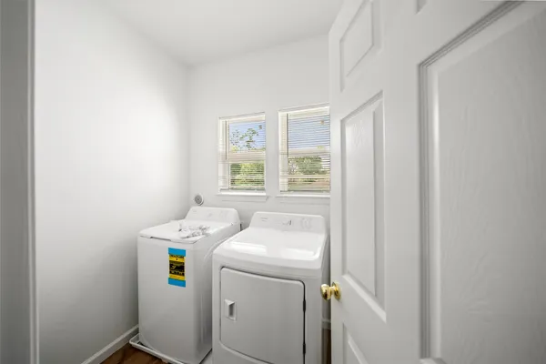 $2,375 | 6719 Roanoke Street, Unit A, Houston, TX 77028