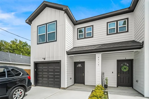 $2,375 | 6719 Roanoke Street, Unit A, Houston, TX 77028