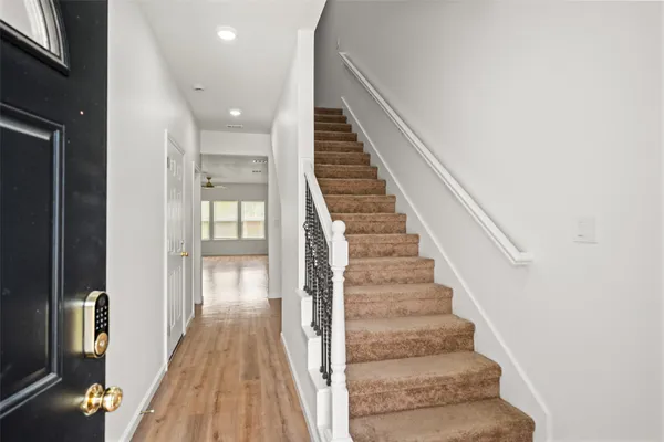 $2,375 | 6719 Roanoke Street, Unit A, Houston, TX 77028