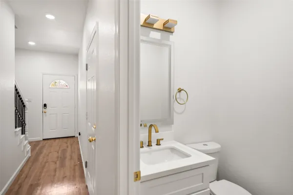 $2,375 | 6719 Roanoke Street, Unit A, Houston, TX 77028