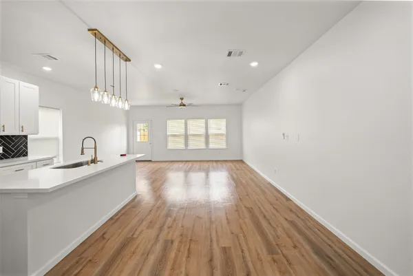 $2,375 | 6719 Roanoke Street, Unit A, Houston, TX 77028