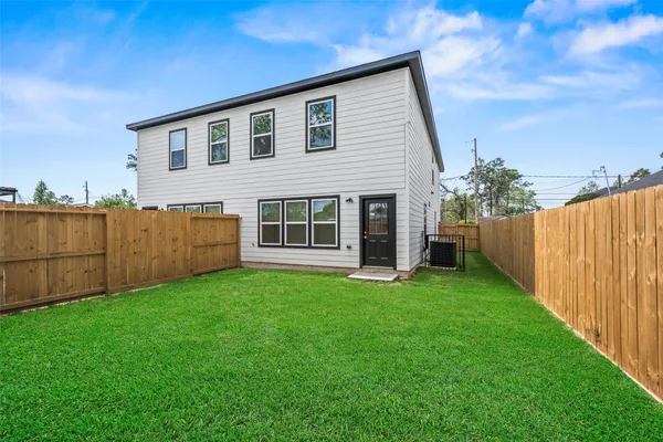 $2,375 | 6719 Roanoke Street, Unit A, Houston, TX 77028