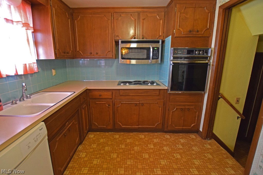4967 North Sedgewick Road Cleveland, OH 44124 - Photo 5 of 11 Gallery Image 5
