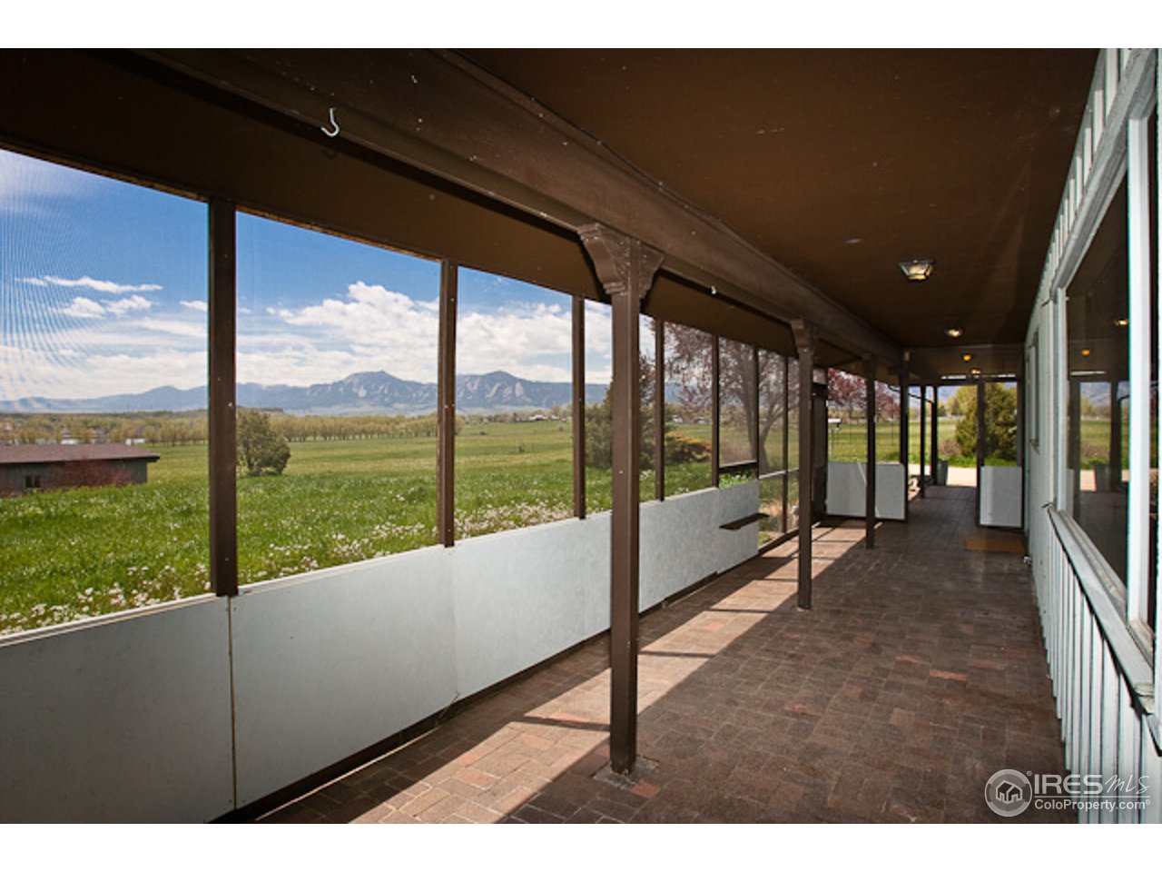 6686 Jay Road Boulder, CO 80301 - Photo 1 of 18 a view of railway station with sitting space
