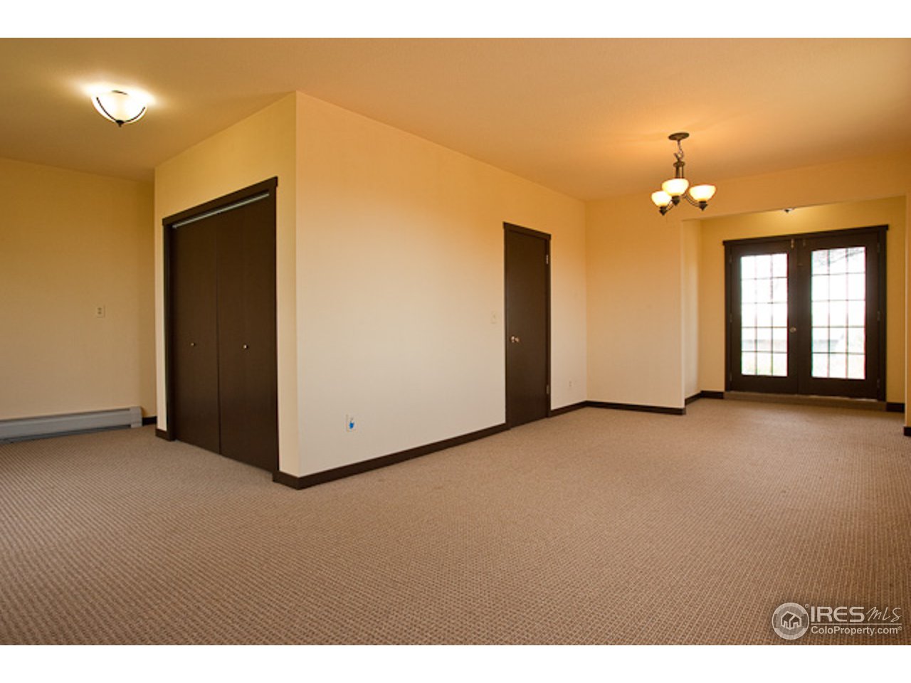 6686 Jay Road Boulder, CO 80301 - Photo 10 of 18 a view of a livingroom with a ceiling fan