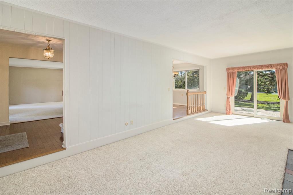 18666 Levan Road Livonia, MI 48152 - Photo 15 of 34