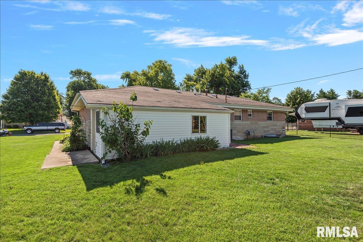55 Bonnie Brook Road Chatham, IL 62629 - Photo 4 of 27