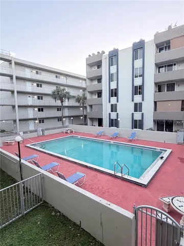$2,200 | 10000 Northwest 80th Court, Unit 2247, Hialeah Gardens, FL 33016