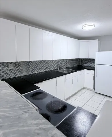 $2,200 | 10000 Northwest 80th Court, Unit 2247, Hialeah Gardens, FL 33016