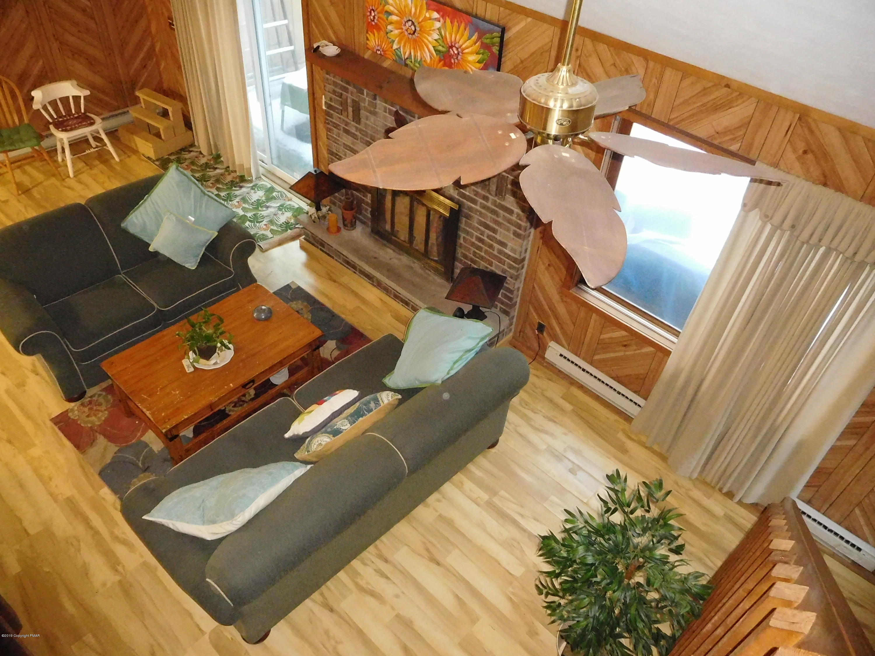 6031 Decker Road Bushkill, PA 18324 - Photo 8 of 18 living room