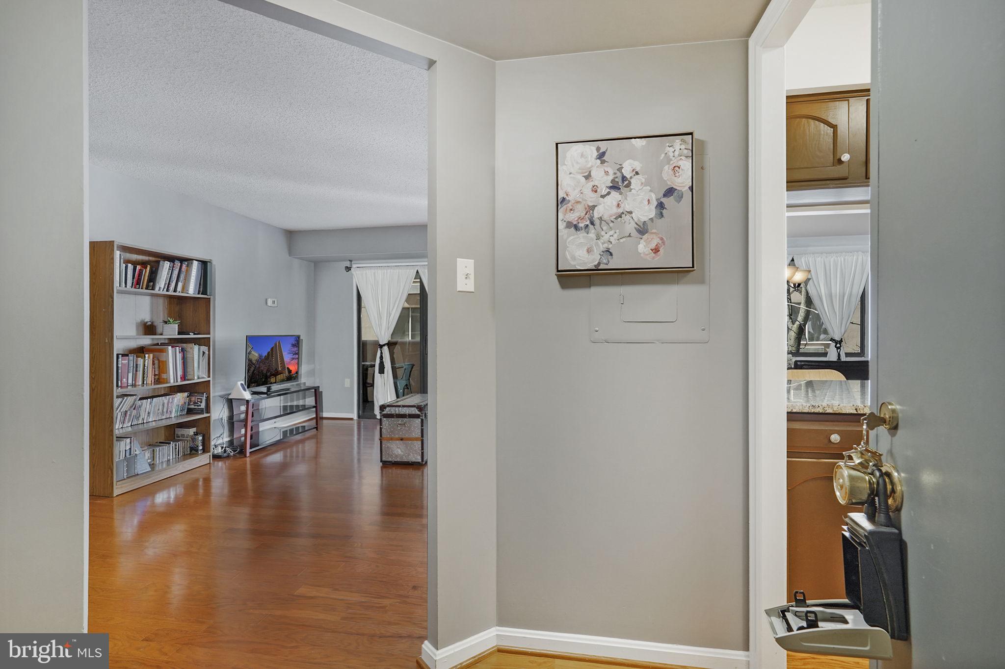 1301 North Courthouse Road, Unit 811 Arlington, VA 22201 - Photo 3 of 25