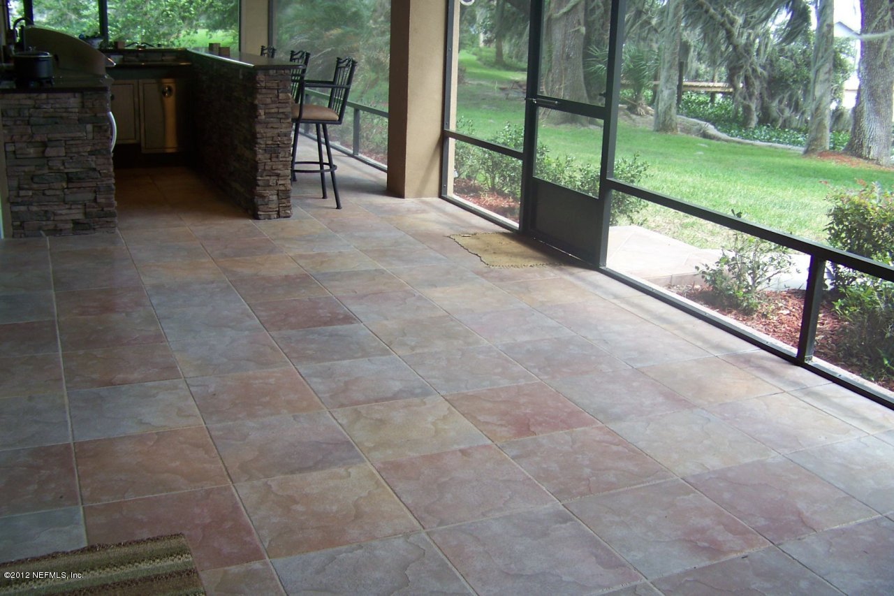 139 Parker Road Crescent City, FL 32112 - Photo 32 of 59 Tiled Lanai