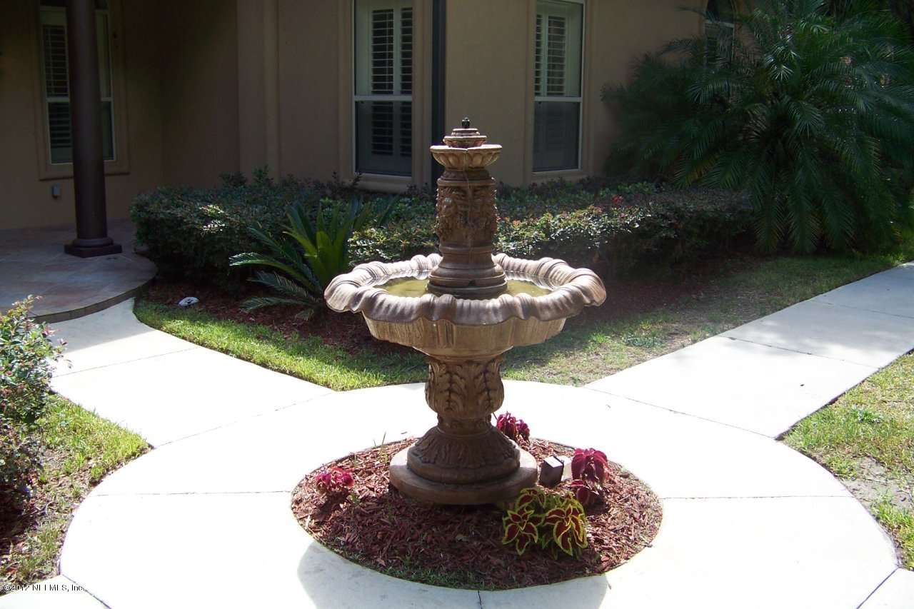 139 Parker Road Crescent City, FL 32112 - Photo 5 of 59 Fountain in Front of Home