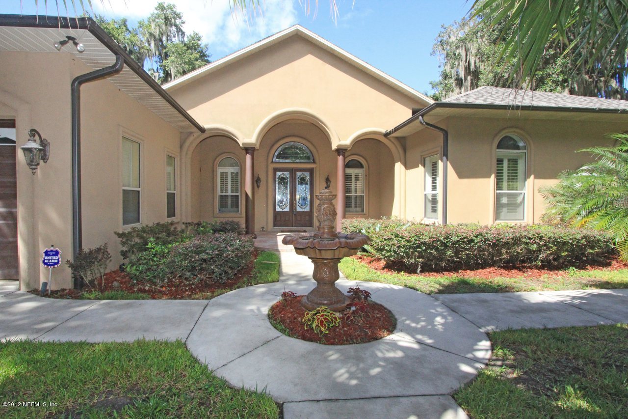 139 Parker Road Crescent City, FL 32112 - Photo 6 of 59 Fountain at Entrance