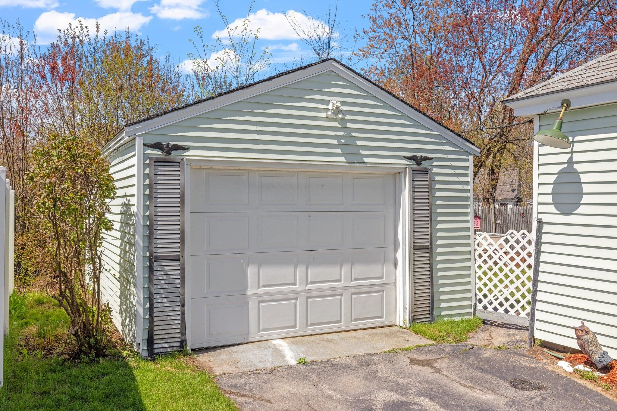 21 Gordon Street Manchester, NH 03109 - Photo 3 of 28 Gallery Image 3