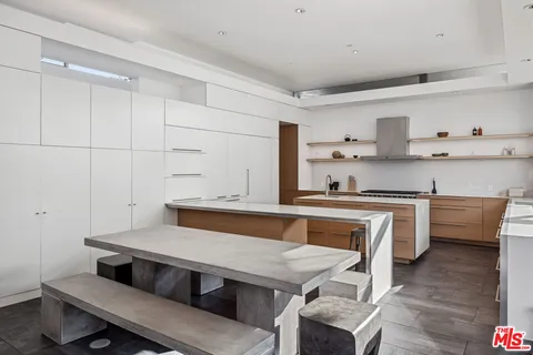 $24,950 | 3660 Inglewood Boulevard, Los Angeles, CA 90066