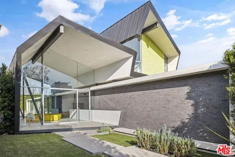 $24,950 | 3660 Inglewood Boulevard, Los Angeles, CA 90066