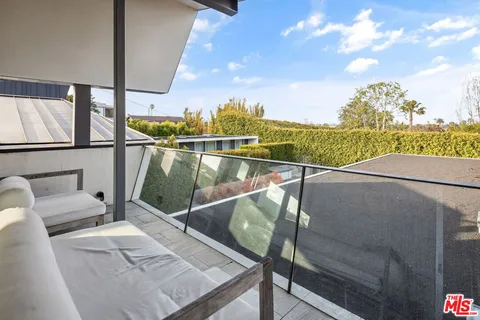 $24,950 | 3660 Inglewood Boulevard, Los Angeles, CA 90066