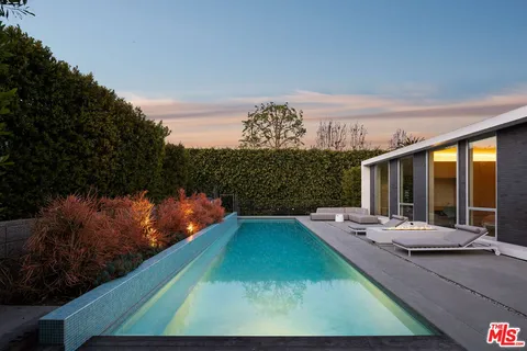 $24,950 | 3660 Inglewood Boulevard, Los Angeles, CA 90066