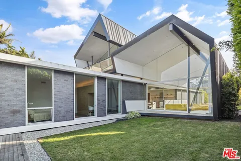 $24,950 | 3660 Inglewood Boulevard, Los Angeles, CA 90066